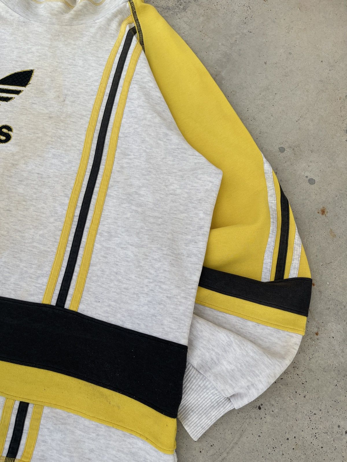 Adidas × Vintage Vintage 90s Adidas Trefoil Big Logo Sweatshirt Size US L / EU 52-54 / 3 - 8 Thumbnail