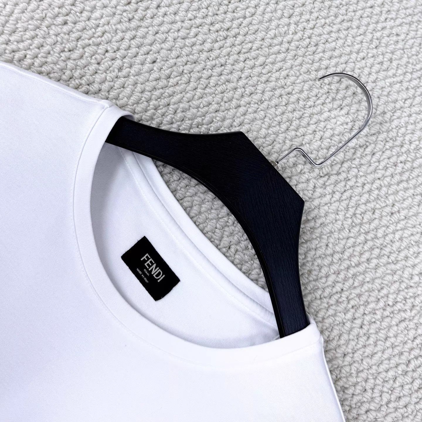 Fendi Fendi SS23 White Painted Patch Logo Tee M Size US M / EU 48-50 / 2 - 3 Thumbnail