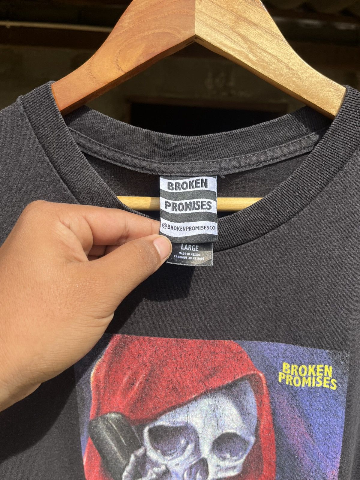 Band Tees Broken promises band tees Size US L / EU 52-54 / 3 - 2 Thumbnail