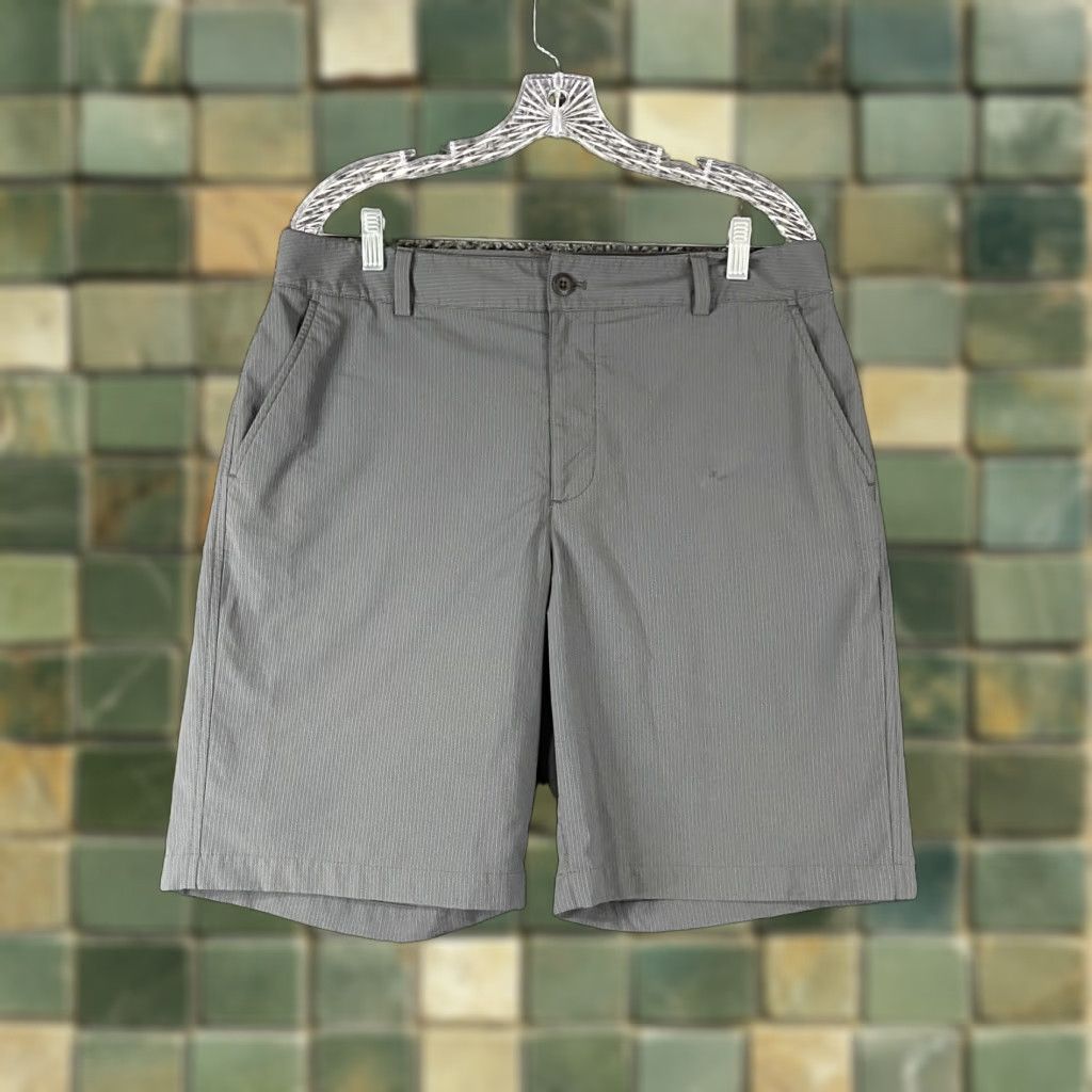 Under Armour Under Armour Performance Gray Shorts Men 34R Men’s 34 Regular Chino Gray Short Size US 34 / EU 50 - 1 Thumbnail