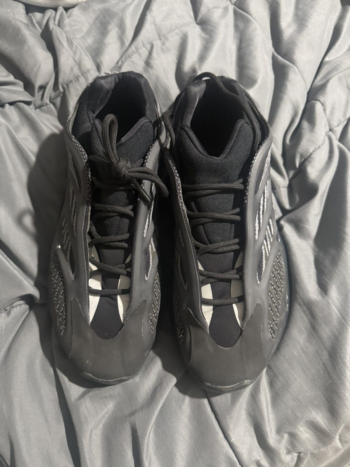 Yeezy Addidas Yezzy 700 V3 Size US 11.5 / EU 44-45 - 3 Thumbnail