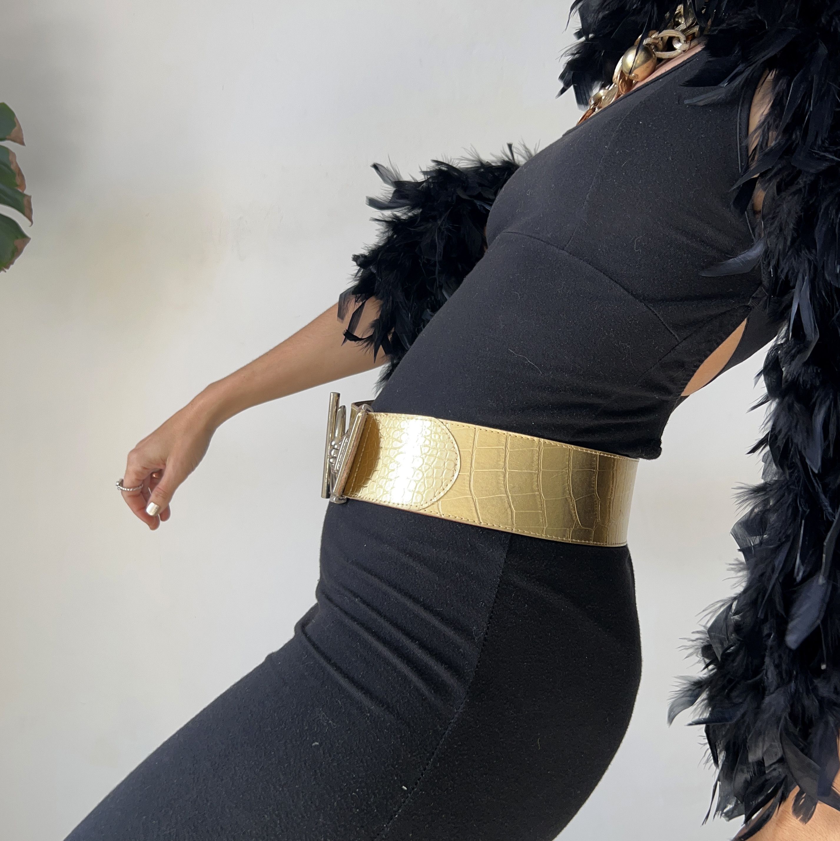 Vintage Vintage Gold Space Age low waist leather wide belt Size ONE SIZE - 4 Thumbnail