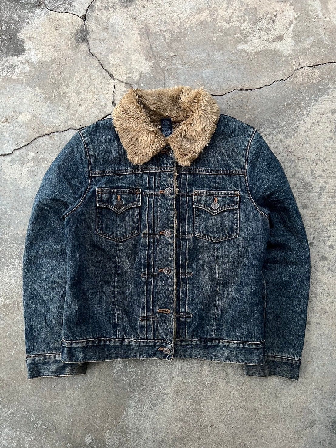 Vintage Vintage Gap Fur Two Pocket Denim Jacket Size US S / EU 44-46 / 1 - 1 Thumbnail