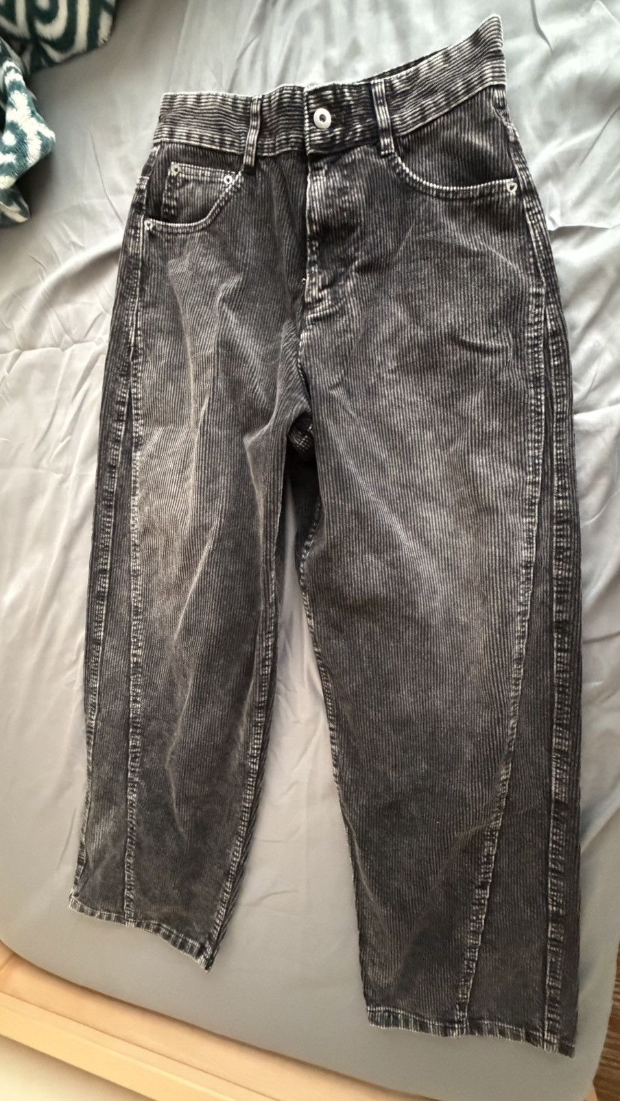 Bershka Super Baggy Corduroy Pants Size US 28 / EU 44 - 1 Thumbnail