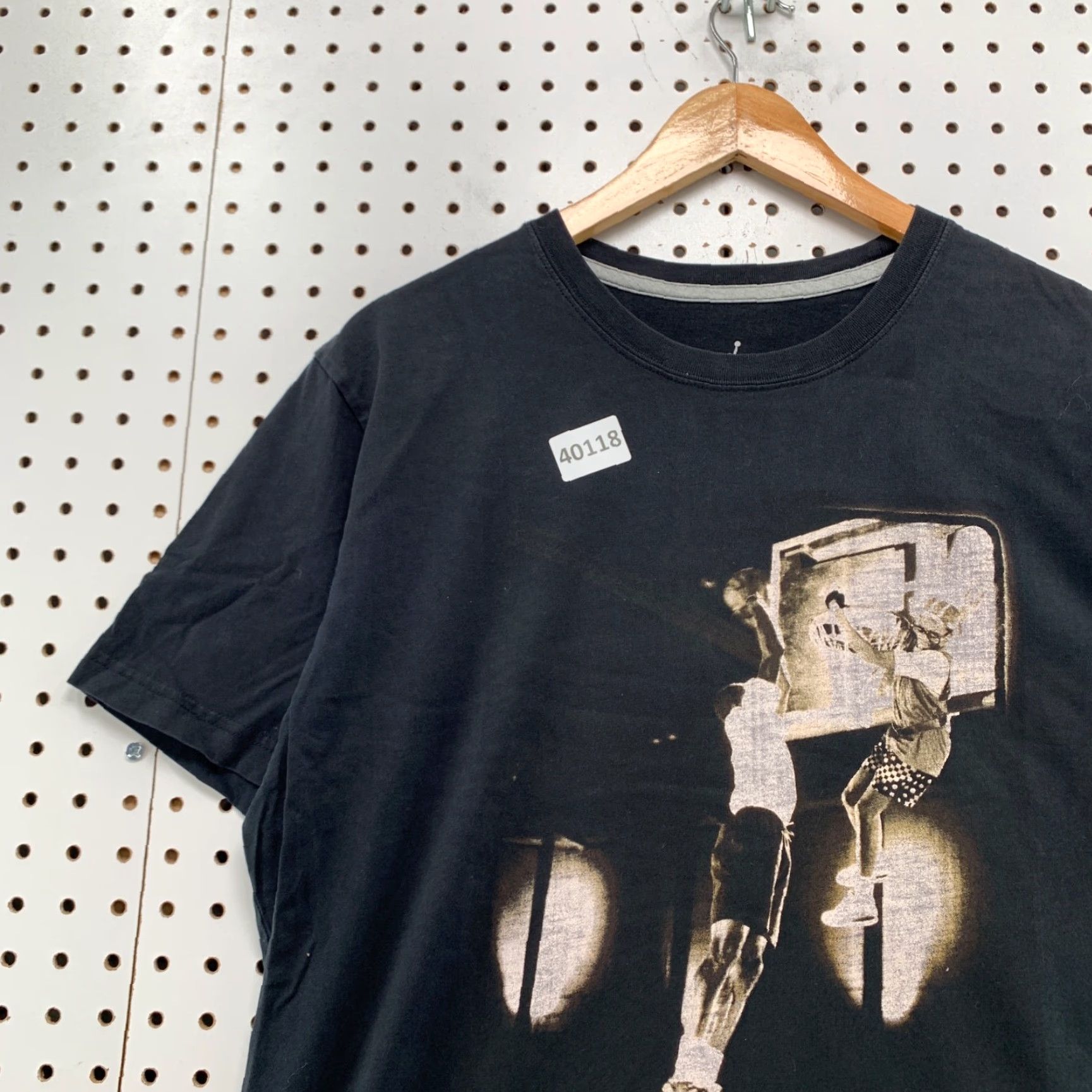 Jordan Brand VINTAGE Jordan Shirt Mens XL Black Retro Michael Dunking Basketball 21.5x27.5 Size US XL / EU 56 / 4 - 6 Thumbnail