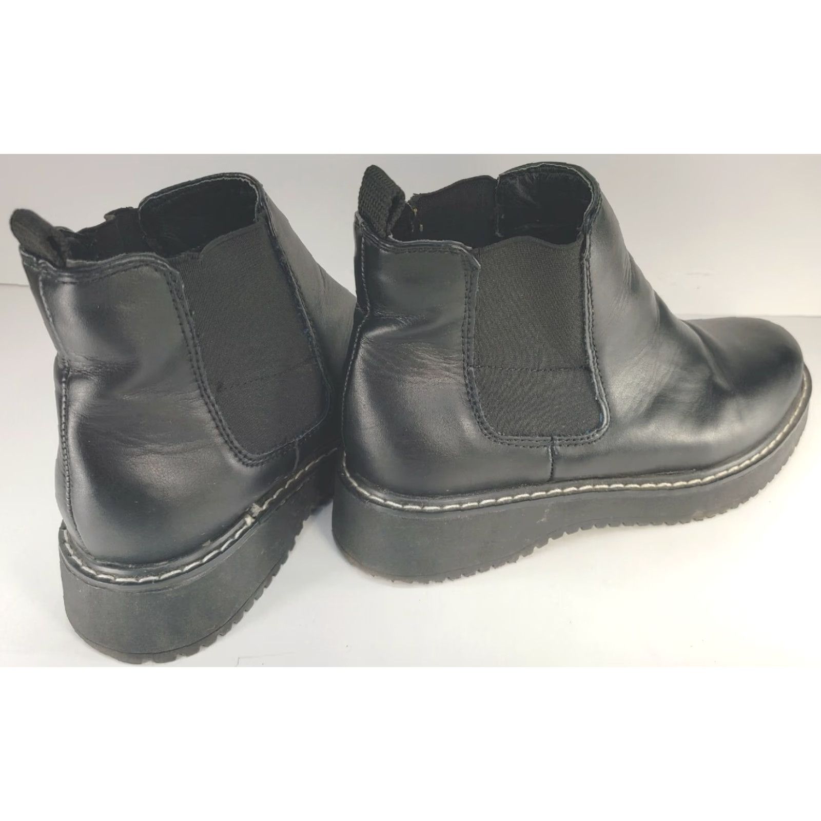 Vintage Madden Girl Women's Kweenn Chelsea Boots Slip On Black Leather 6B Casual Boots Women Mens? Size US 6 / IT 36 - 4 Thumbnail