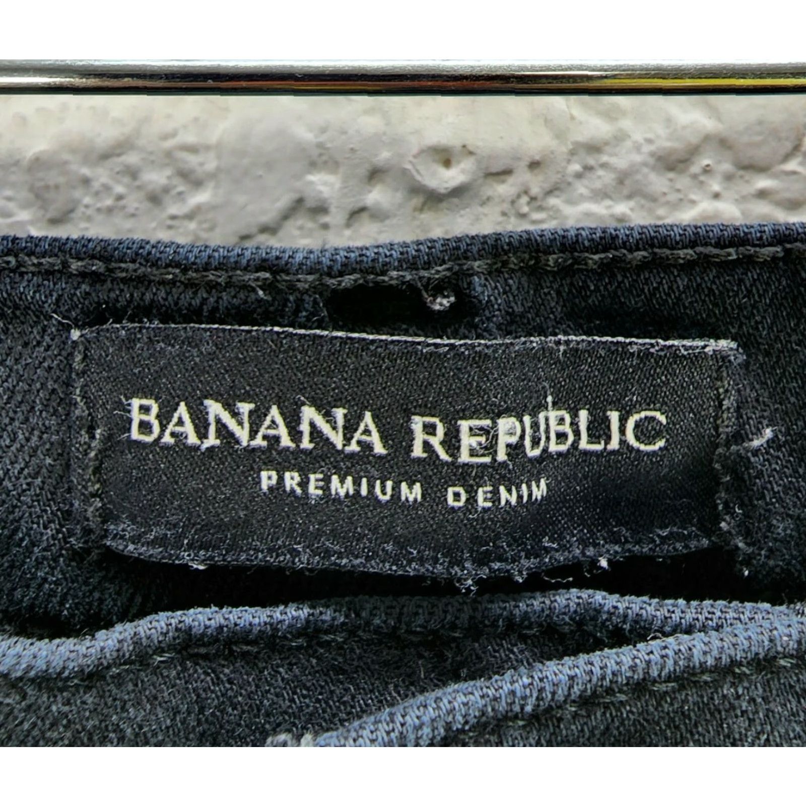 Banana Republic Banana Republic Jeans Cropped Denim Skinny Distressed 27P Faded Black Womens Petit Size/Color Revolving: Denim, Cotton Refine: 23 in Inseam Size 27" / US 4 / IT 40 - 6 Thumbnail