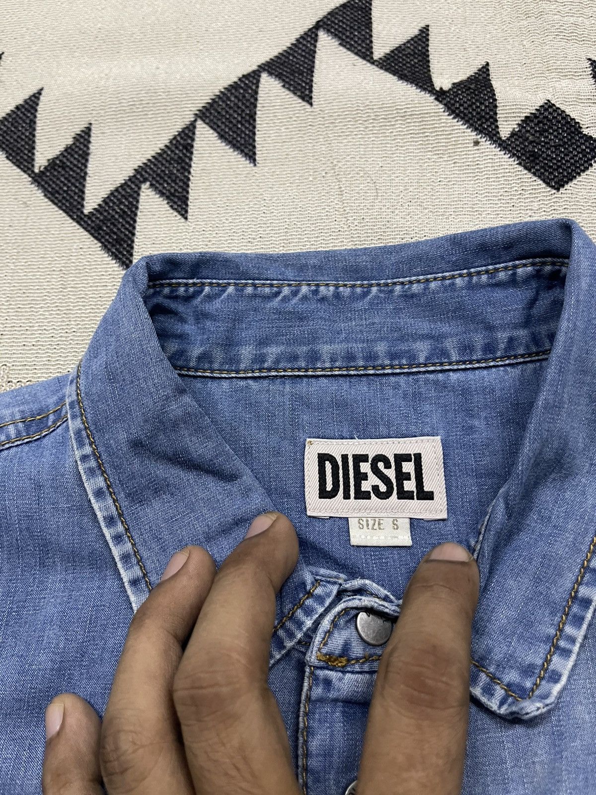 Diesel 2000s DIESEL BLUE DENIM BLOUSE WESTERN SNAP BUTTON SHIRT Size S / US 4 / IT 40 - 12 Thumbnail