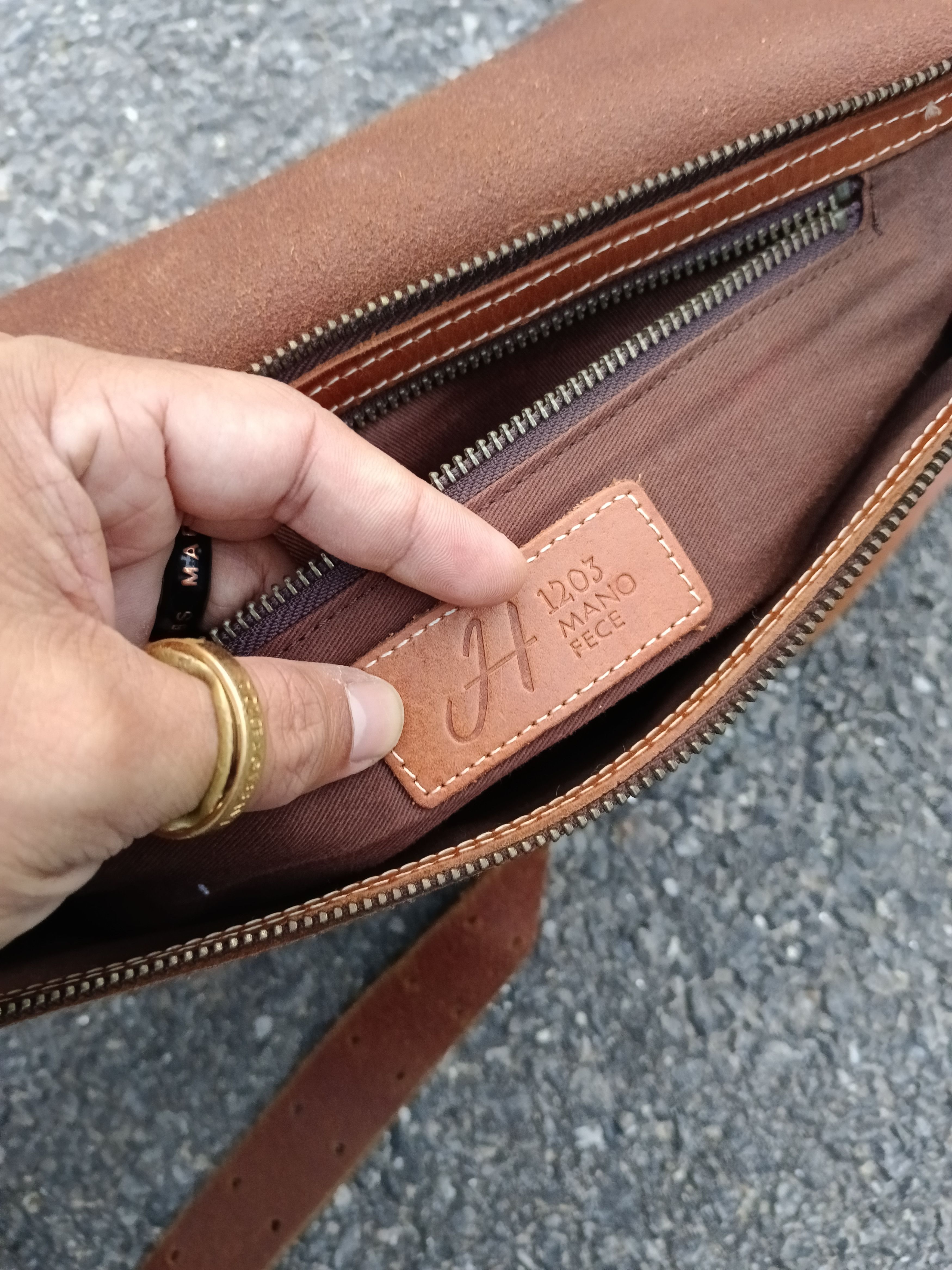 Leather MONO FEECE LEATHER SLING/CROSSBODY Size ONE SIZE - 4 Thumbnail