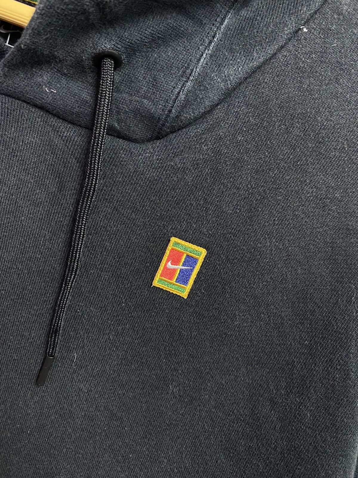 Nike Nike Court Heritage Hoodie in black. Size US XL / EU 56 / 4 - 2 Thumbnail