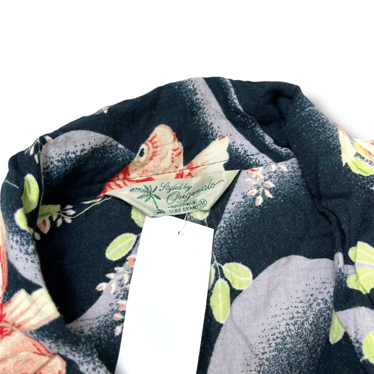 Other Rayon 100% Hawaiian shirt koi pattern loop collar Size US M / EU 48-50 / 2 - 5 Thumbnail