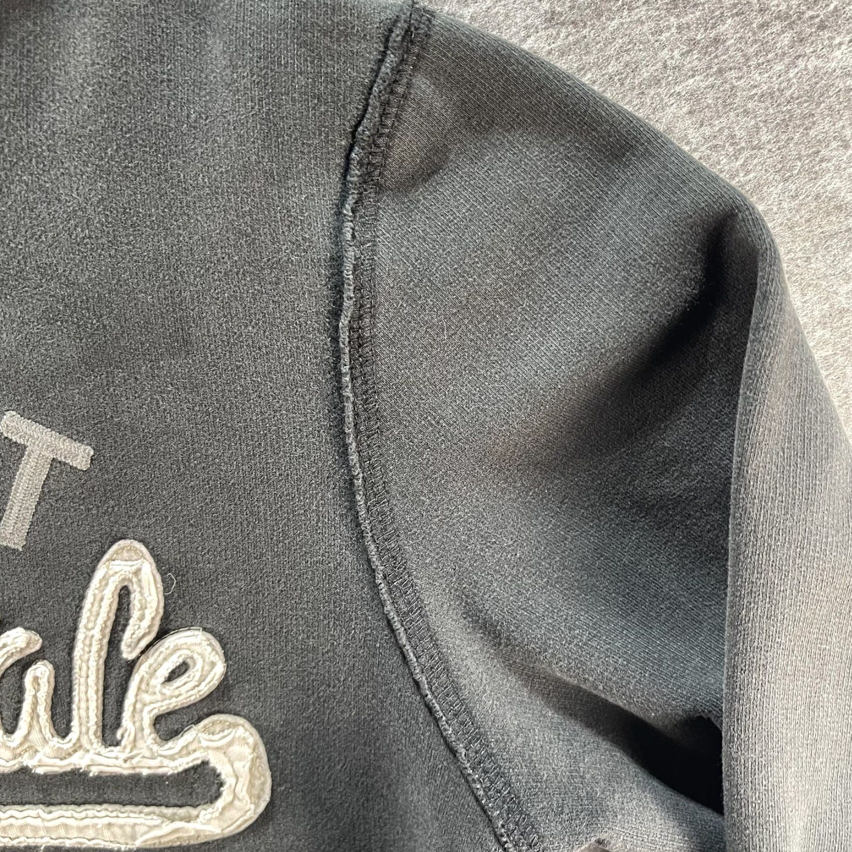 Vintage VINTAGE Aeropostale Hoodie Mens M Charcoal Pullover Hooded Kangaroo Pocket Graphic Print 87 NYC 87th Dept City Mens Size US M / EU 48-50 / 2 - 7 Thumbnail