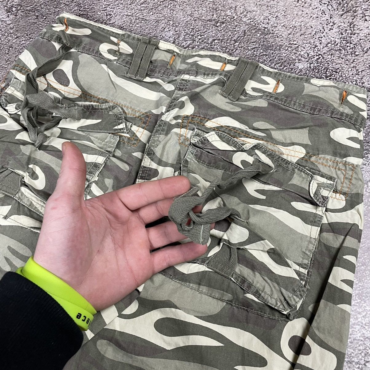 Vintage Vintage 90s Camo Cargo Pants Baggy Skater Streetwear Logo 30 Size 30" / US 8 / IT 44 - 7 Thumbnail