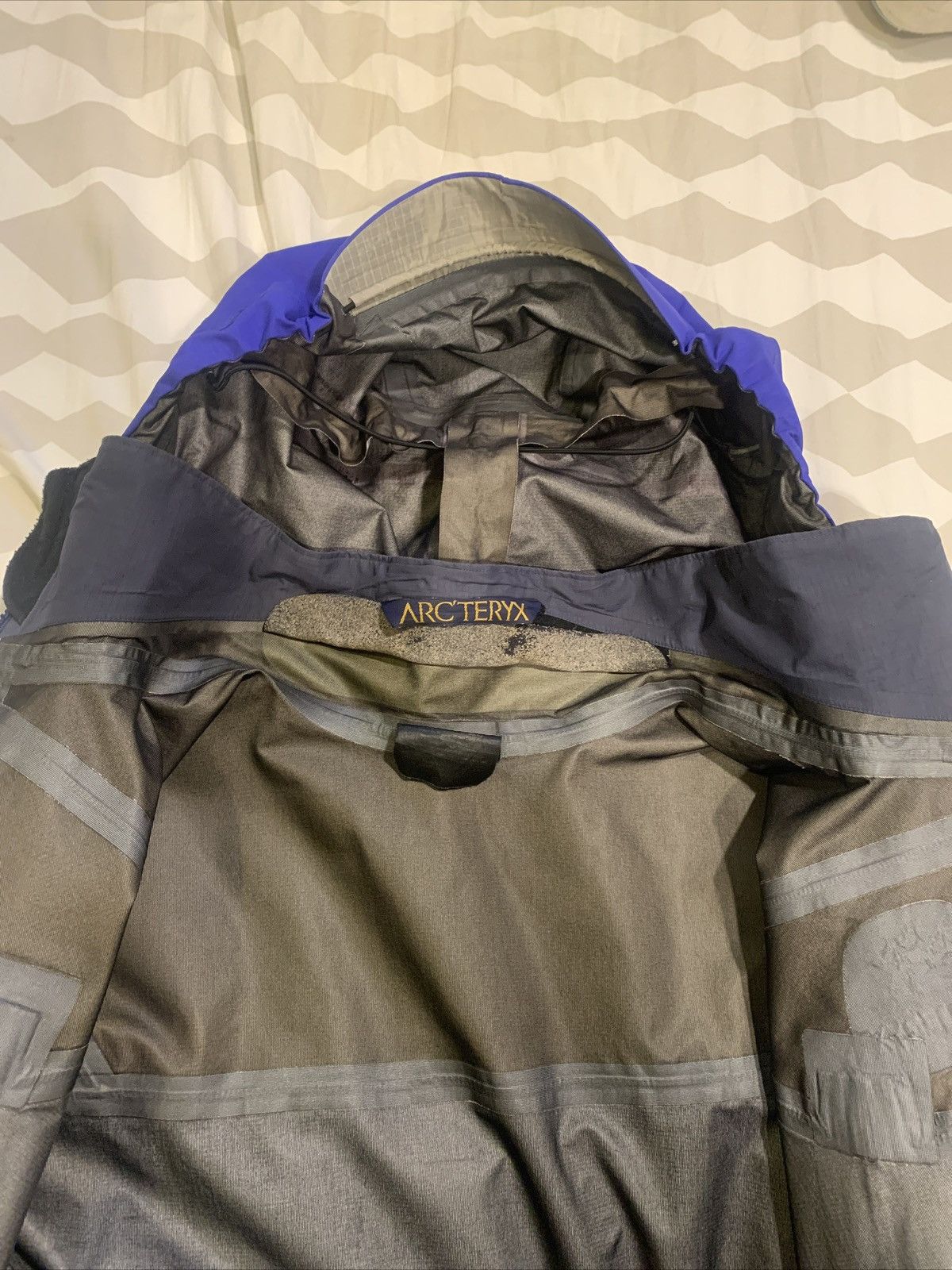 Arc'teryx Retro arcteryx theta jacket men’s size L Size US L / EU 52-54 / 3 - 2 Thumbnail