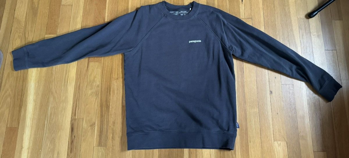 Patagonia logo black sweatshirt