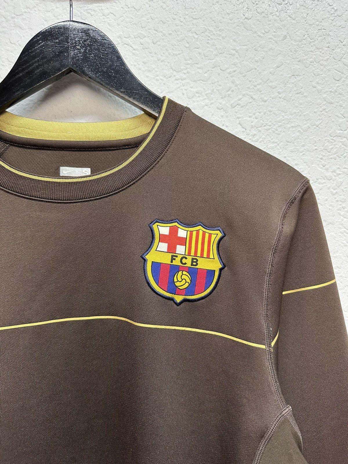 Travis Scott Vintage Nike Barcelona 2008 Long Sleeve Travis Scott Brown Size US S / EU 44-46 / 1 - 4 Thumbnail