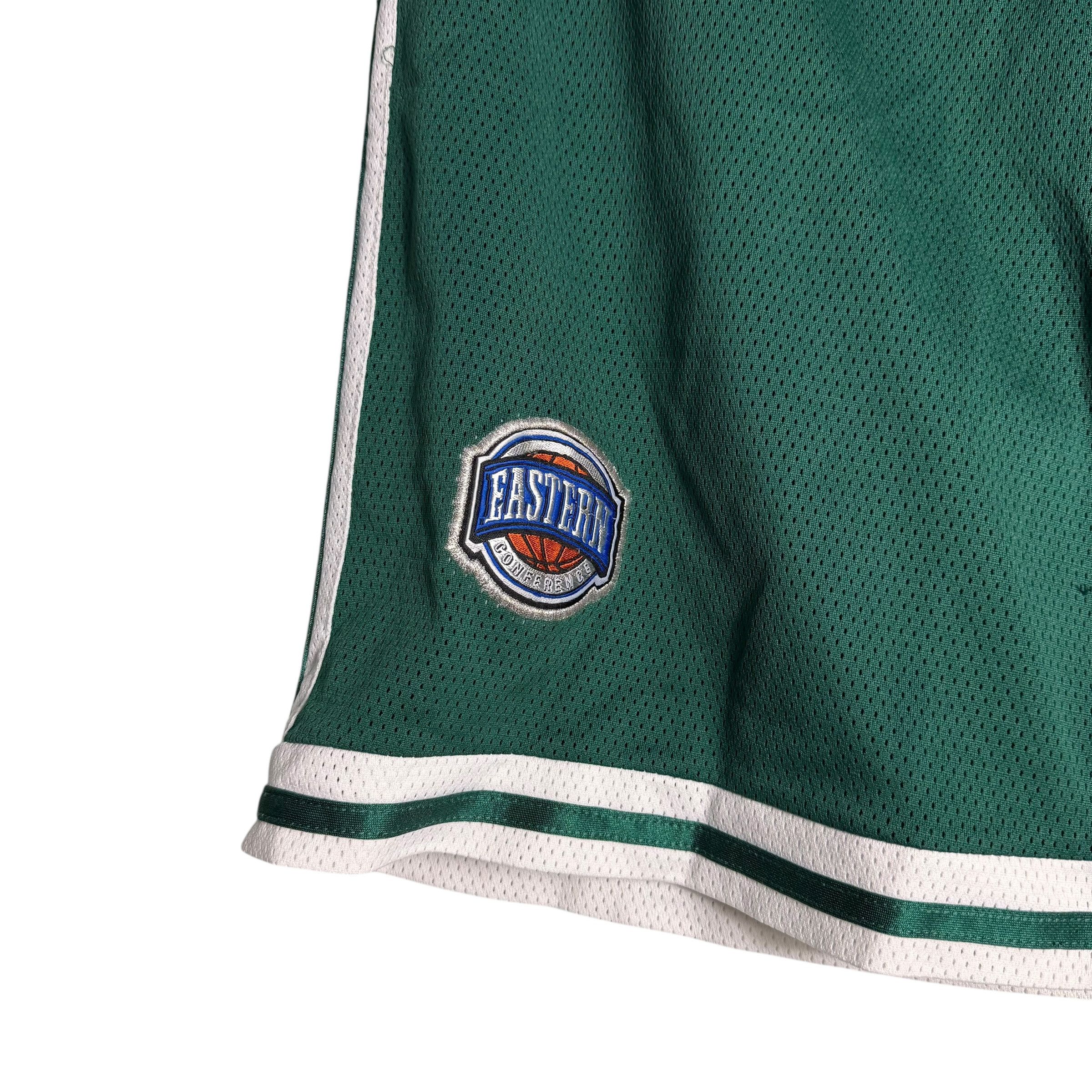 Mitchell & Ness 🔥RARE🔥Vintage Boston Celtics Swingman Short (M) Size US 34 / EU 50 - 3 Thumbnail