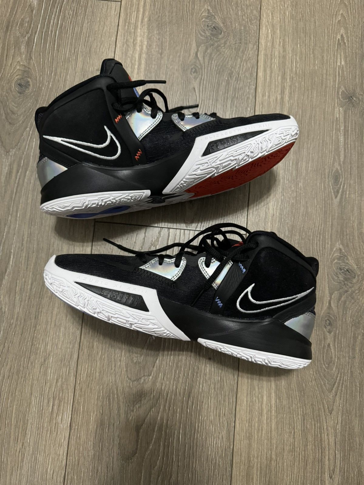 Nike Nike Kyrie Infinity Fire and Ice Size US 9 / EU 42 - 2 Thumbnail