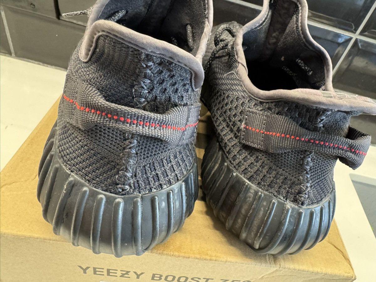 Yeezy Adidas Yeezy Boost 350 V2 Black size 13 Size US 13 / EU 46 - 12 Thumbnail