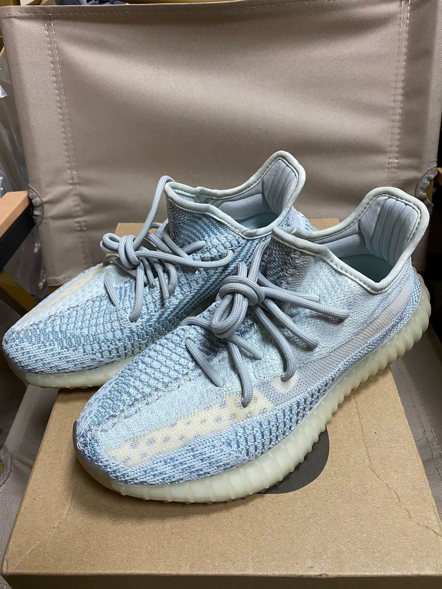 Adidas Adidas YEEZY350 White Lowtop Sneakers 40 Men Size US 7.5 / EU 40-41 - 1 Thumbnail