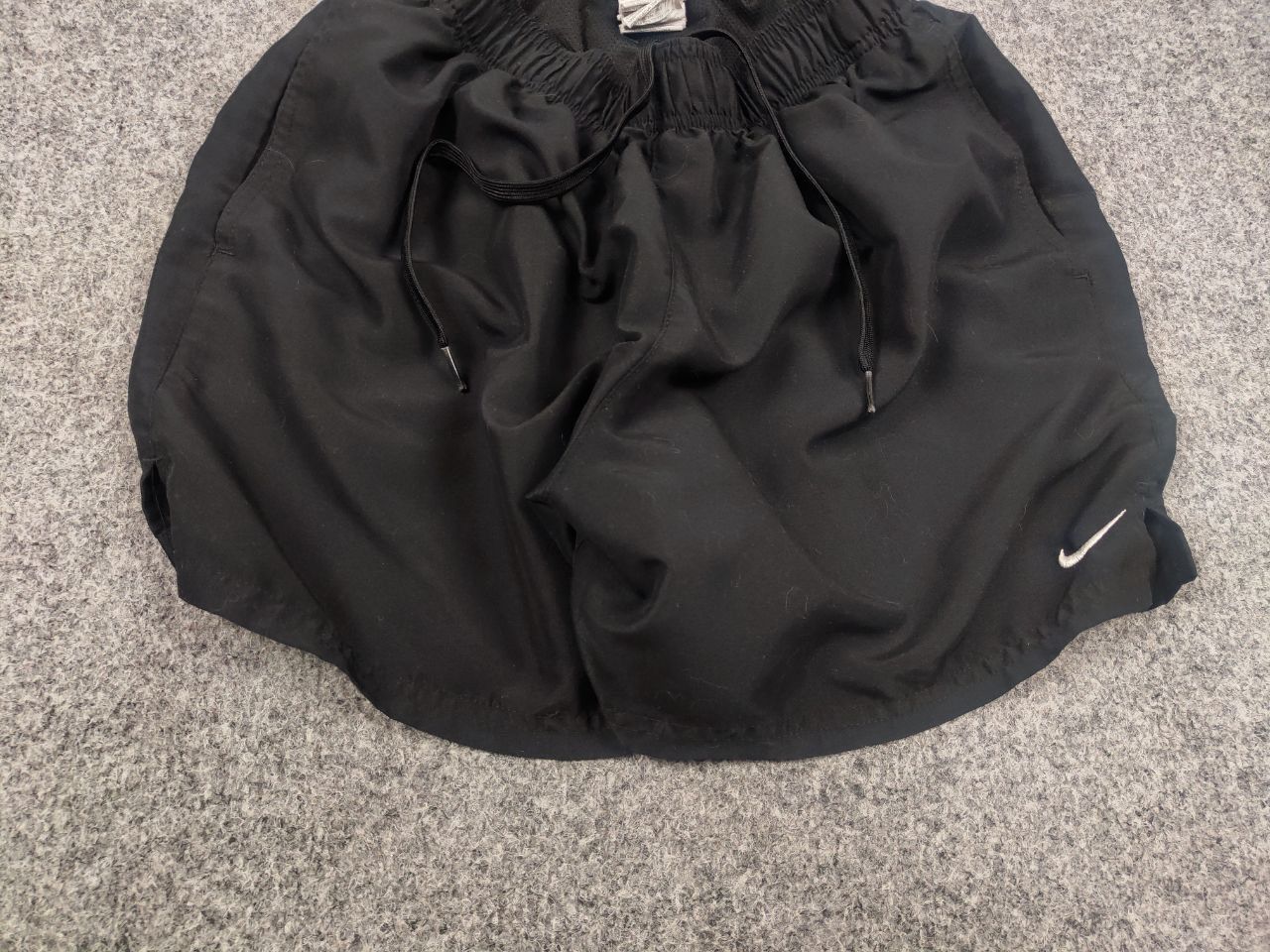 Nike Vintage Nike Swoosh Black Casual Y2K Style Shorts Size US 32 / EU 48 - 6 Thumbnail