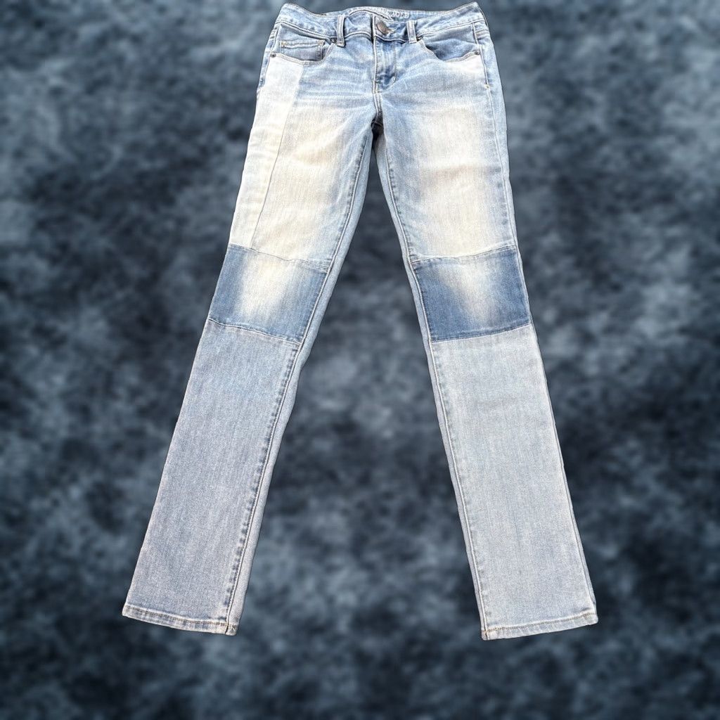 American Eagle Outfitters American Eagle Jeans Skinny Womens 4 28x30 Blue Distressed Low Rise Light Wash Denim Pockets 28 Inseam Regular Slim Jeans Women Size 27" / US 4 / IT 40 - 1 Thumbnail