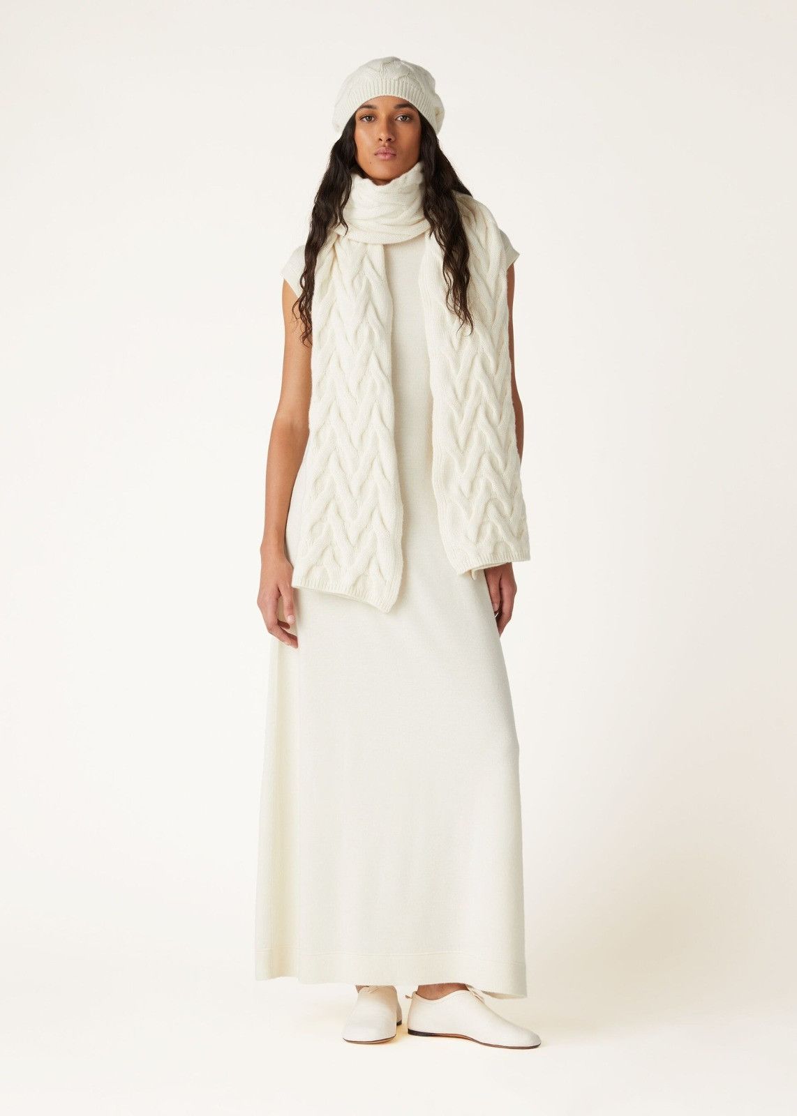 Loro Piana o1srvl11e1125 FAO4533 Cocooning Dreamy Soft Dress in White Size XS / US 0-2 / IT 36-38 - 3 Thumbnail