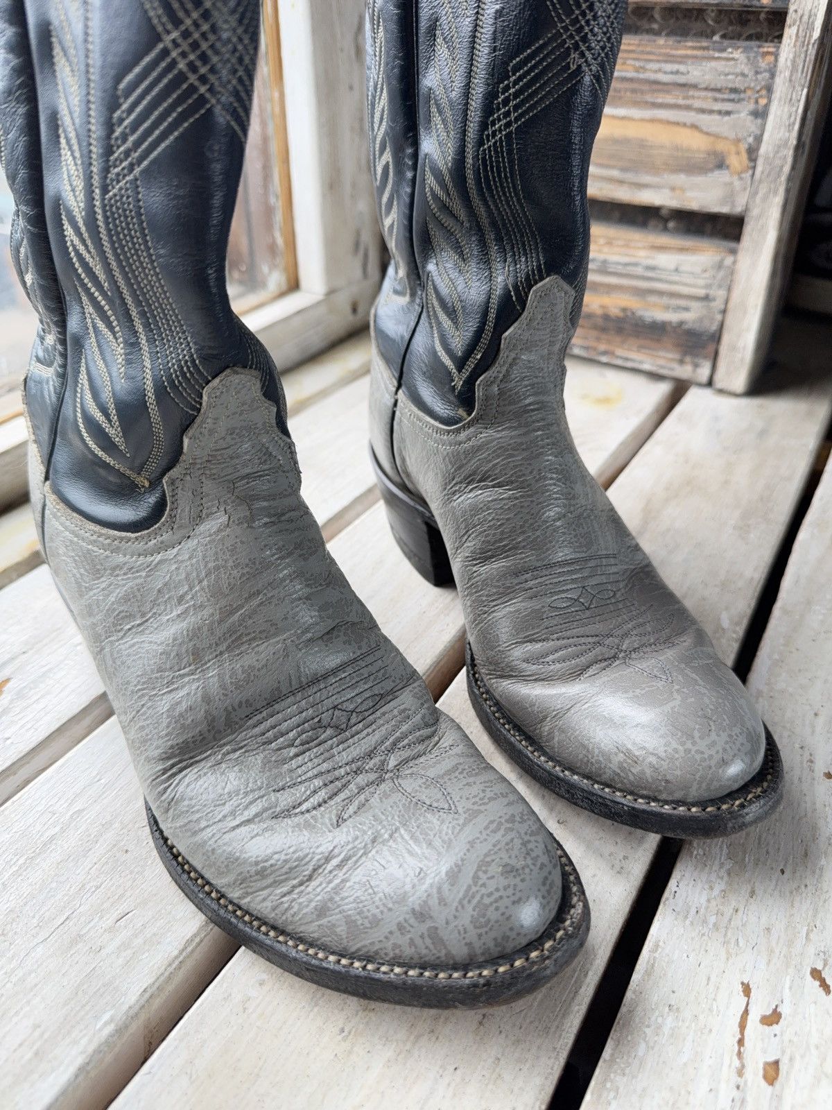 Tony Lama 00s Tony Lama M8119 Gray Navy Leather Cowboy Boots 7 R USA Size US 7 / EU 40 - 9 Thumbnail