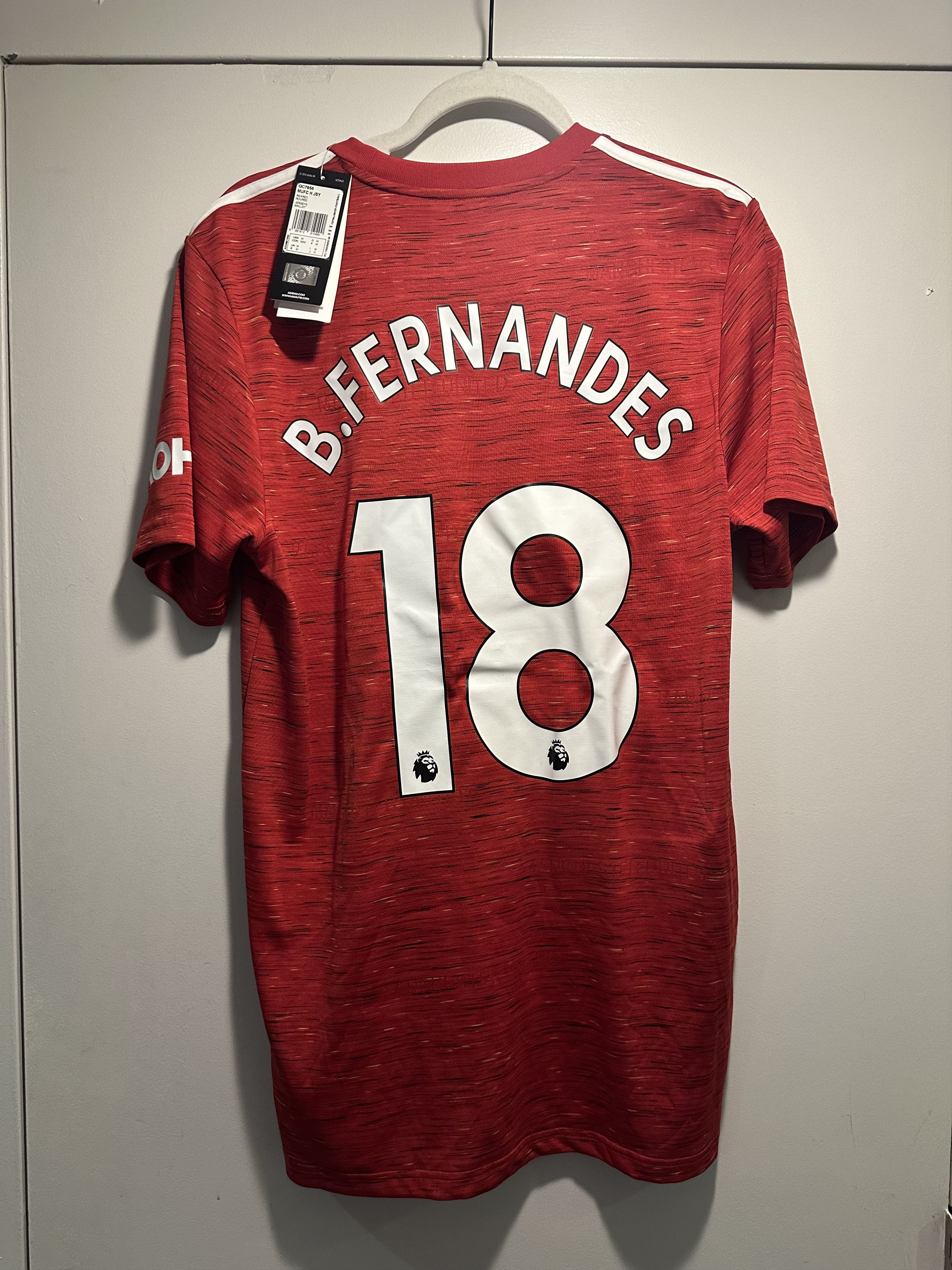 Adidas BNWT Manchester United 2020/21 Home Fernandes #18 Medium Size US M / EU 48-50 / 2 - 1 Thumbnail