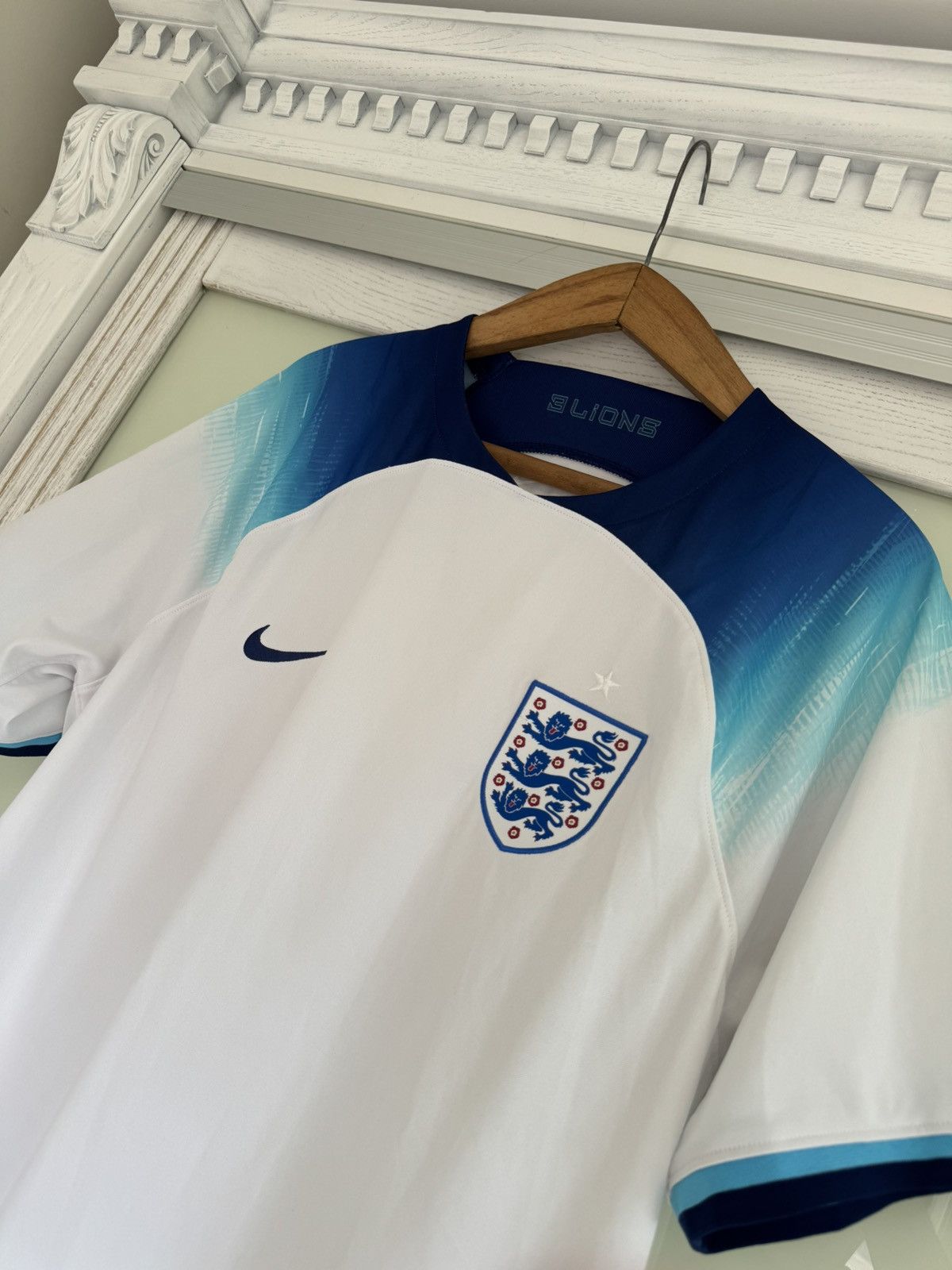 Nike England 2022-2023 Home Soccer Jersey Football Kit Shirt Size US XL / EU 56 / 4 - 5 Thumbnail