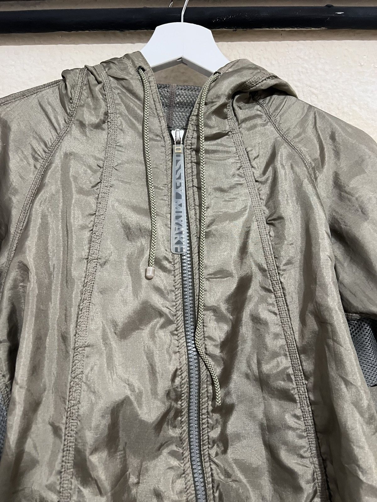 Issey Miyake × Japanese Brand × Vintage Issey Miyake khaki/Green Sage Mesh Windbreaker jacket Size L / US 10 / IT 46 - 10 Thumbnail