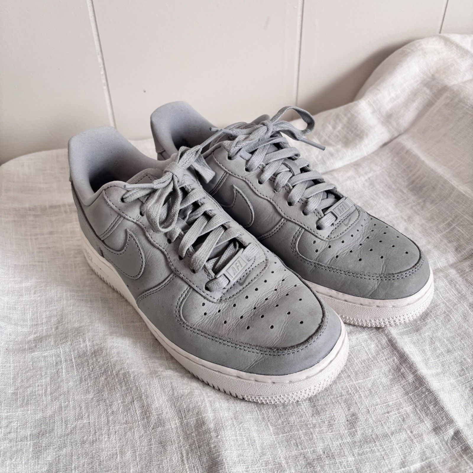 Nike Nike Air Force 1 Low '07 PRM Wolf Grey (Women's) size 7 DR9 Size US 7 / IT 37 - 3 Thumbnail