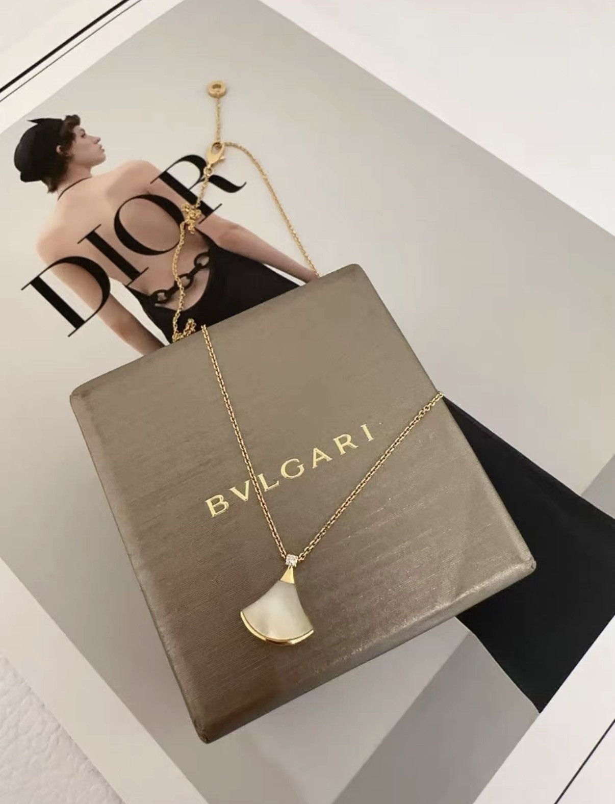 Bvlgari Bvlgari white mother-of-pearl fan necklace J38 Size ONE SIZE - 2 Thumbnail