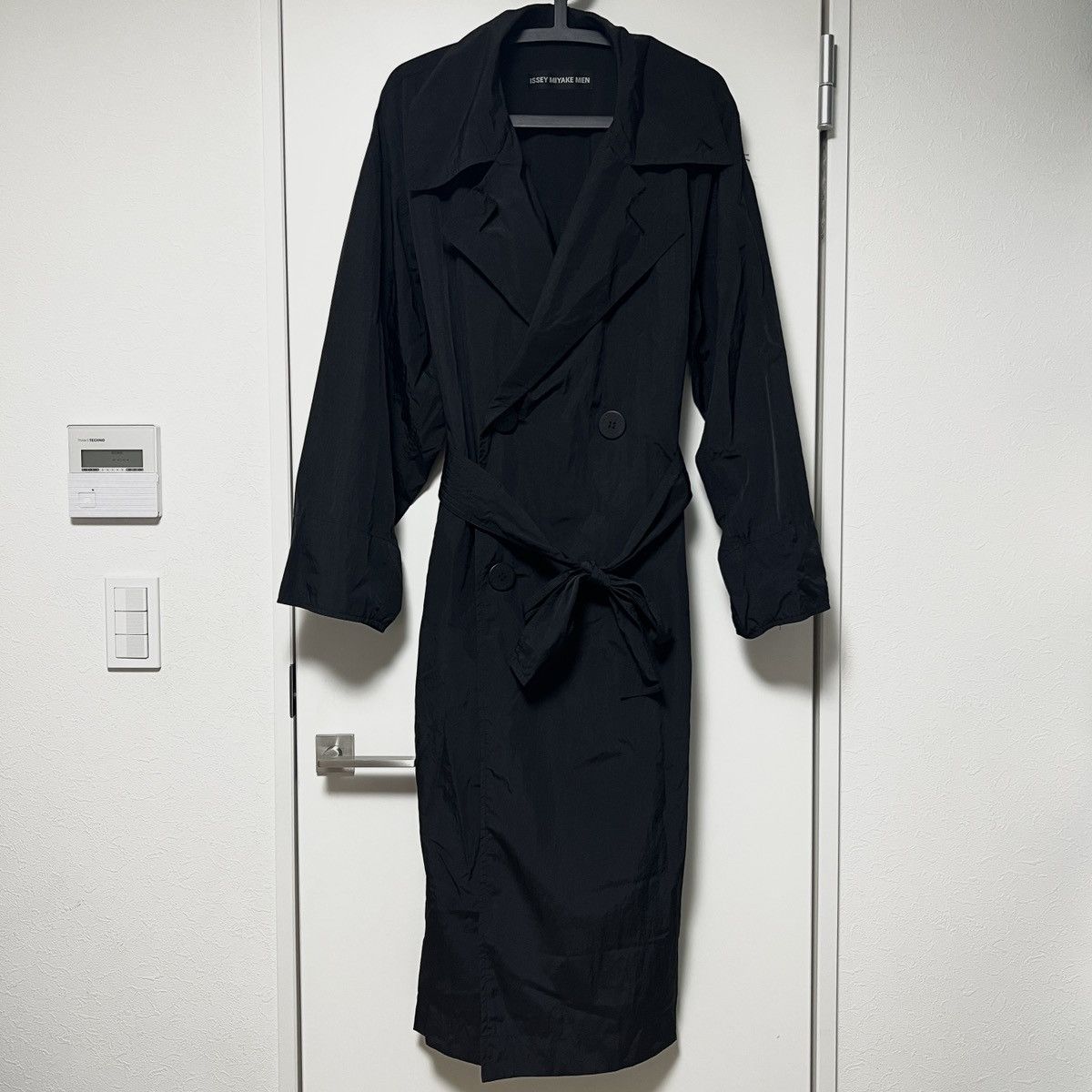 Issey Miyake Issey Miyake Men Belted Nylon Trench Coat Size US S / EU 44-46 / 1 - 1 Thumbnail