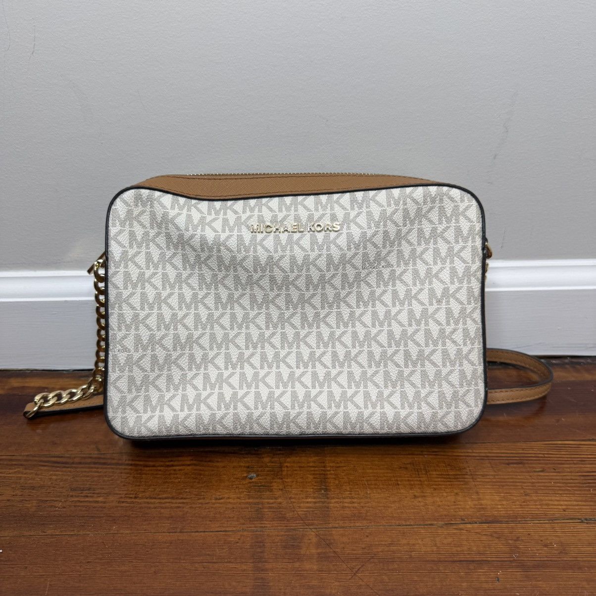 Michael Kors Michael Kors Jet Set Large Logo Crossbody Bag Purse Vanilla Size ONE SIZE - 1 Thumbnail