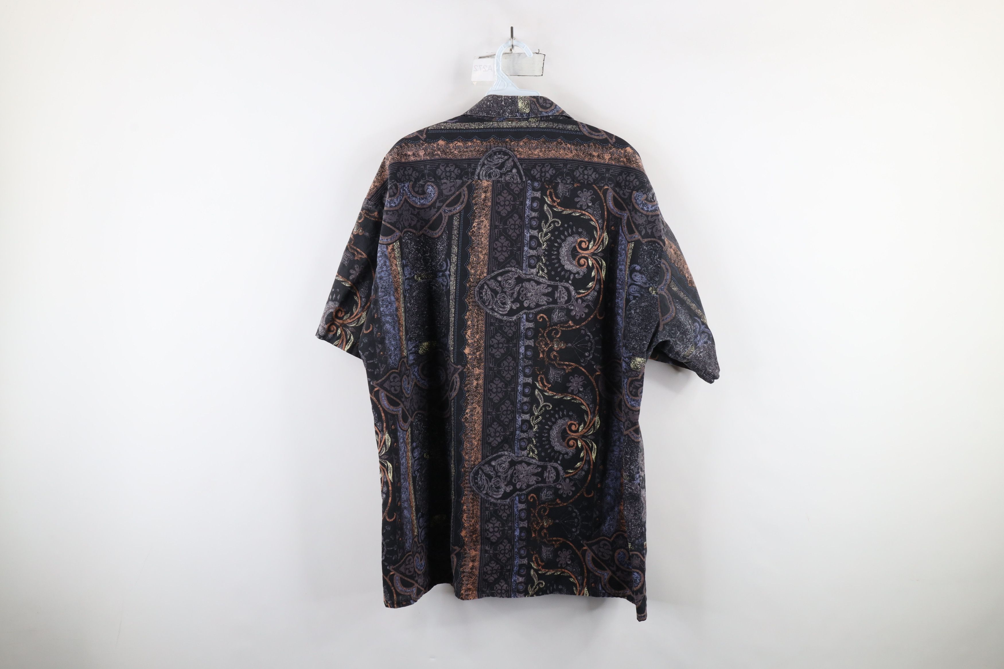 Vintage Vintage 90s Streetwear Rainbow Short Sleeve Button Shirt Size US L / EU 52-54 / 3 - 8 Thumbnail