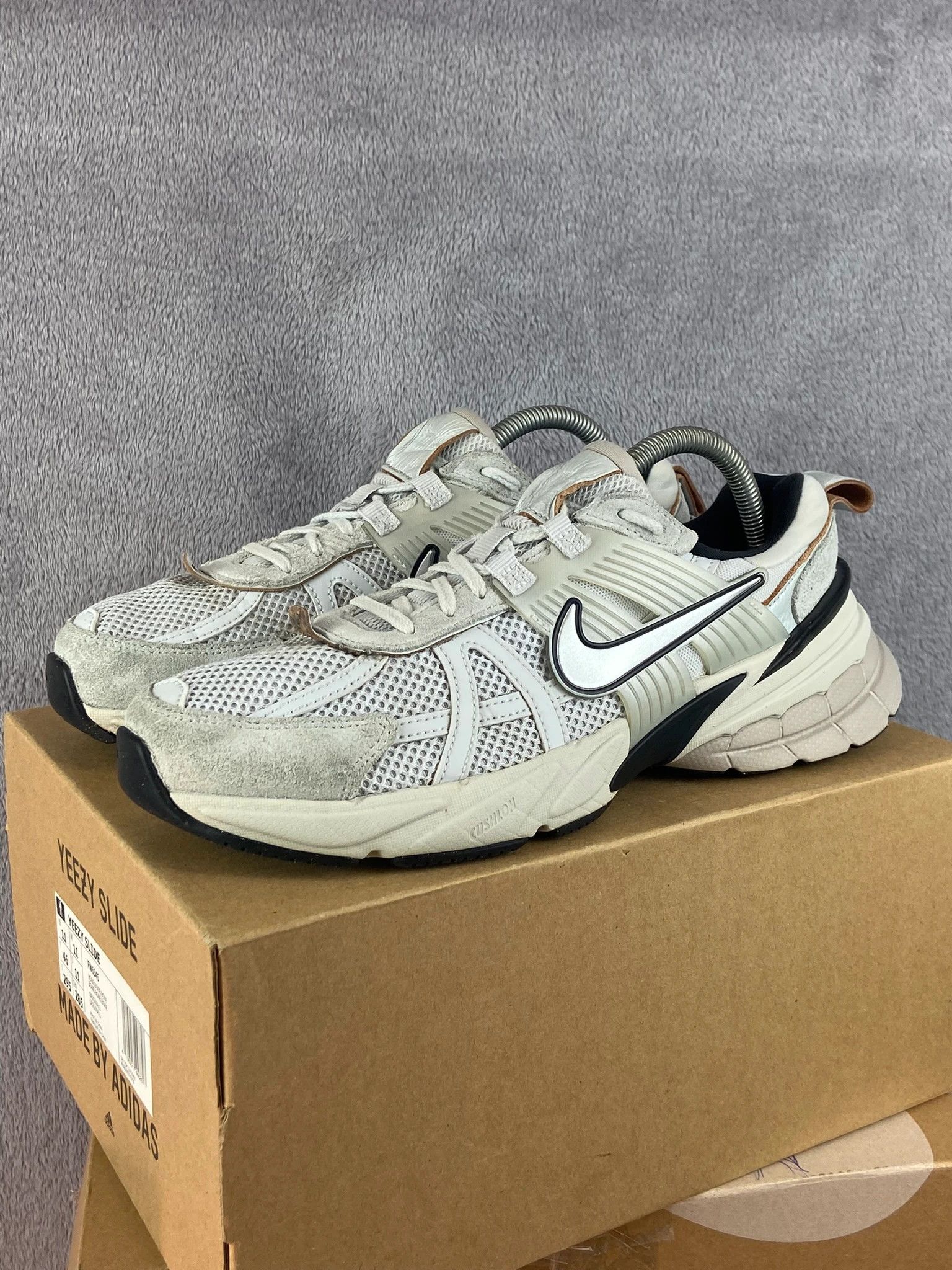 Nike Nike sneakers beige white retro running vintage Size US 9 / EU 42 - 1 Thumbnail