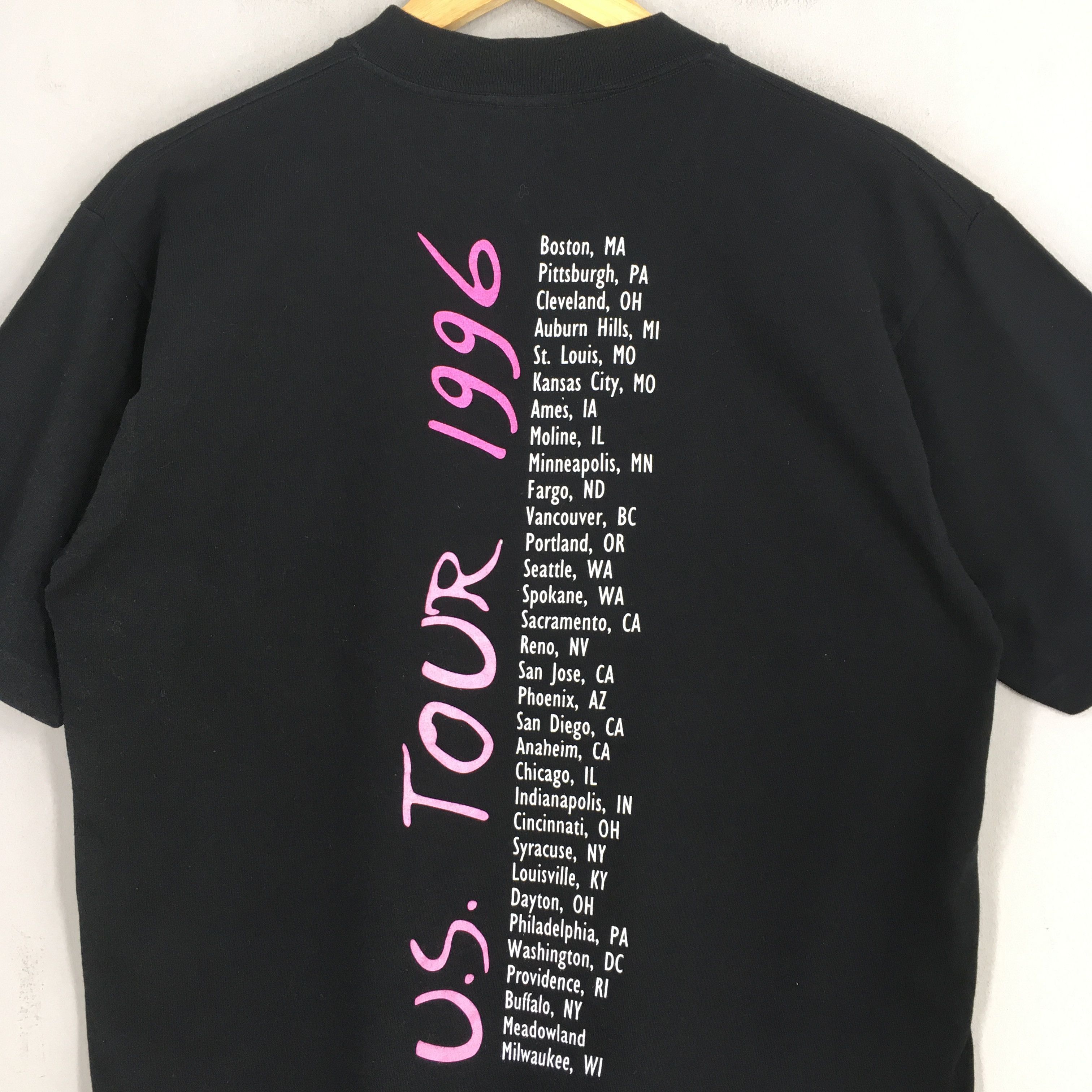 Band Tees Vintage 90's Neil Diamond Classics Rock Black Tshirt Large Size US L / EU 52-54 / 3 - 8 Thumbnail