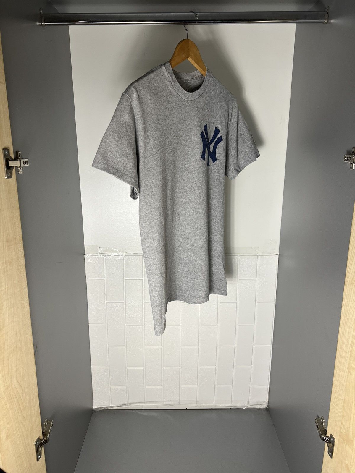 Majestic VINTAGE MAJESTIC NEW YORK YANKEES MLB RETRO T-SHIRT Y2K 90s Size US M / EU 48-50 / 2 - 6 Thumbnail