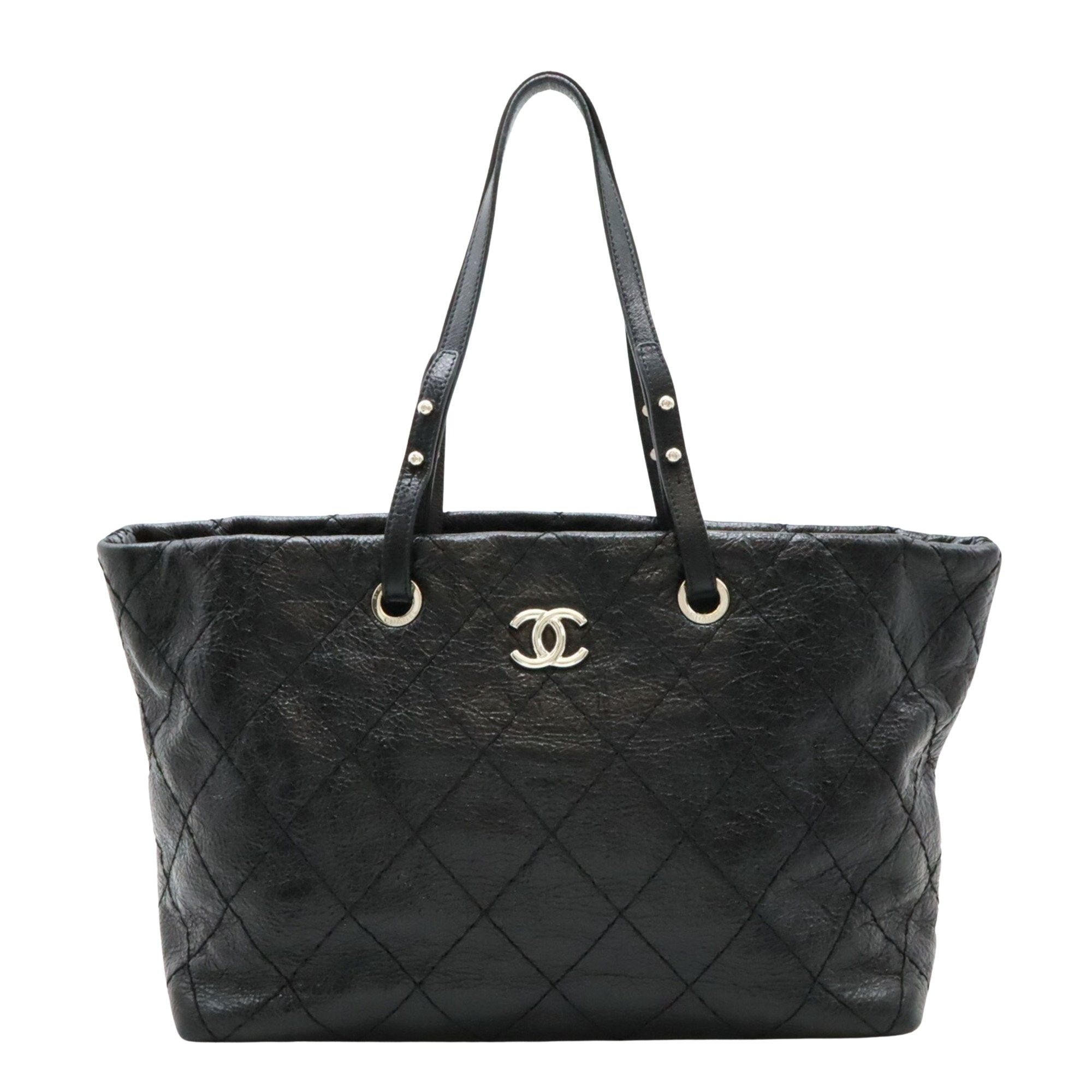 Chanel Chanel On the road tote Size ONE SIZE - 1 Thumbnail