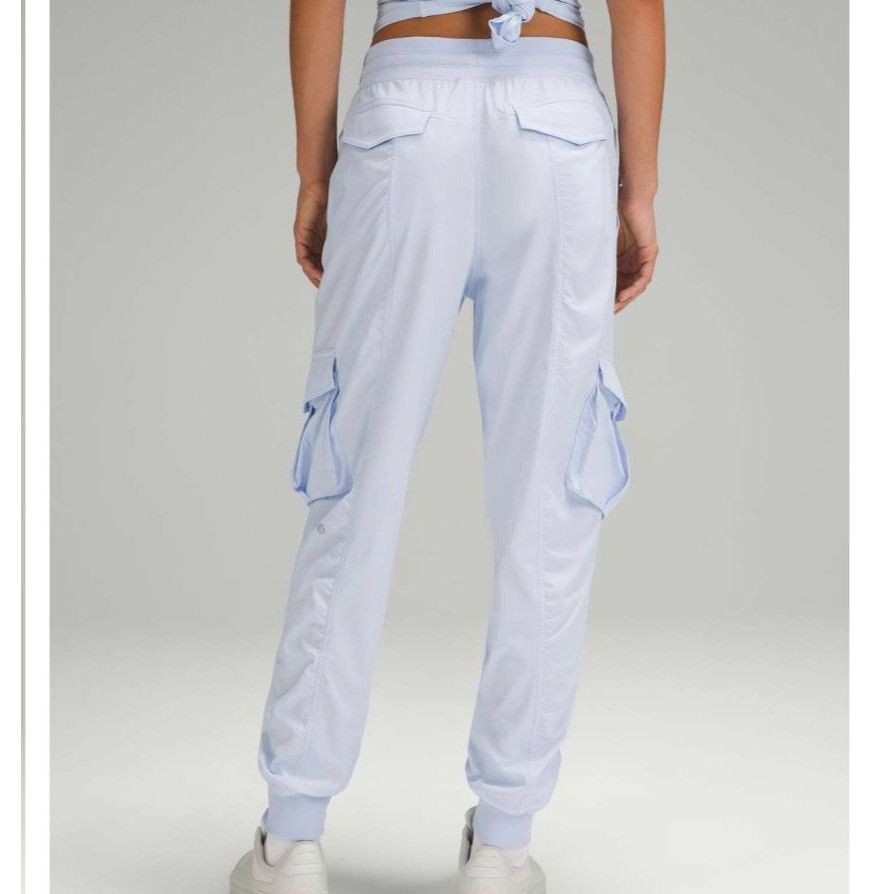 Lululemon Lululemon Dance Studio Cargo Jogger XS Windmill Blue Relaxed Size 26" / US 2 / IT 38 - 2 Thumbnail