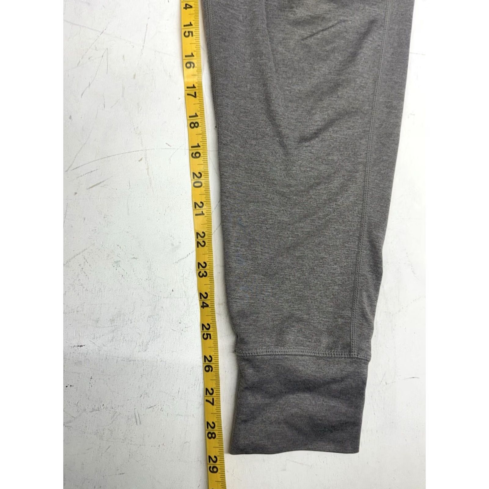 Vuori Vuori Sunday Performance Joggers Pants Dark Gray Mens Small Tapered Zip Pocket Pockets Elastic Waist Athletic Jogger Activewear Regular Size S Size US 29 - 3 Thumbnail