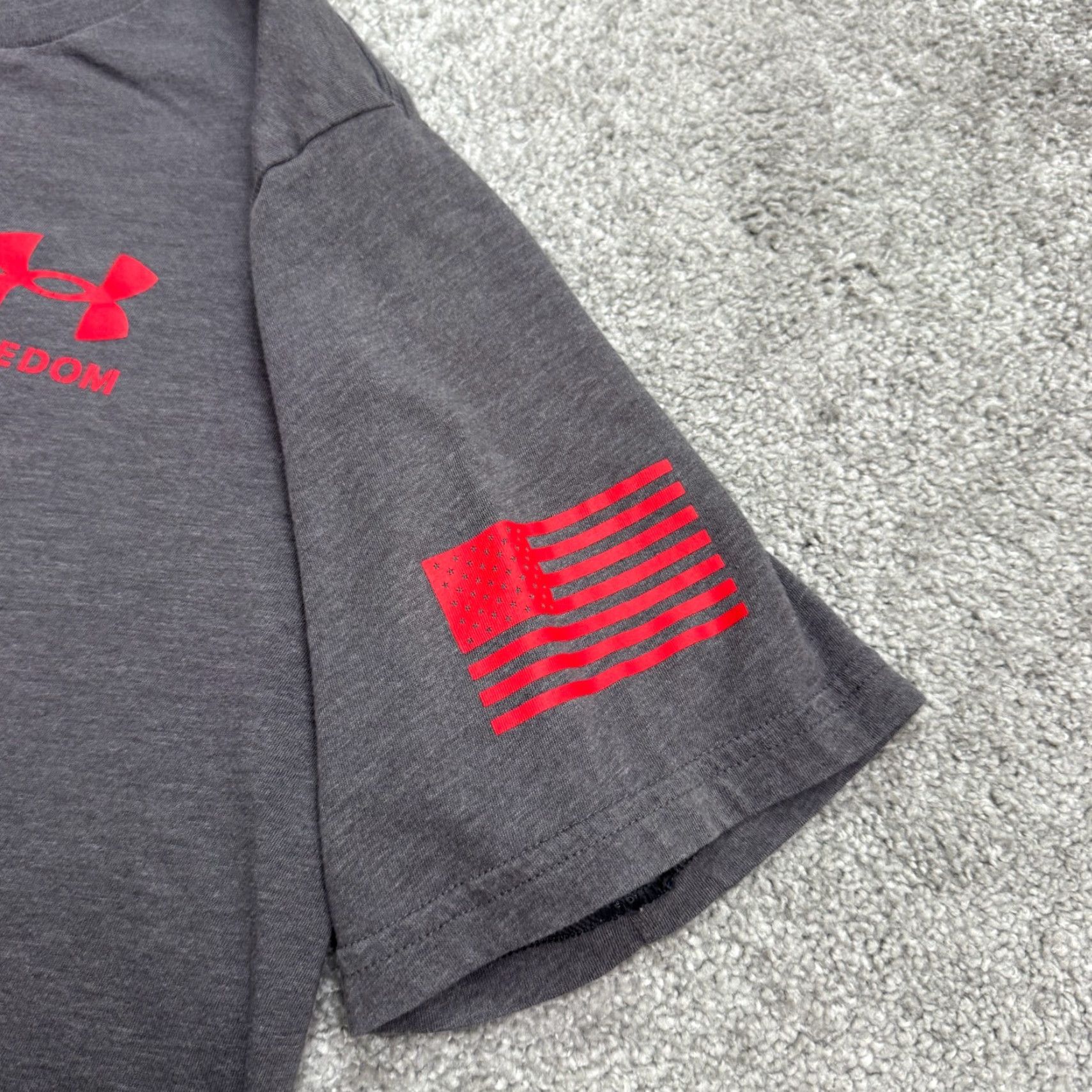 Under Armour Under Armour T-Shirt Mens Large Gray Crew Neck Short Sleeve Relaxed Fit Activewear Tee Size US L / EU 52-54 / 3 - 5 Thumbnail