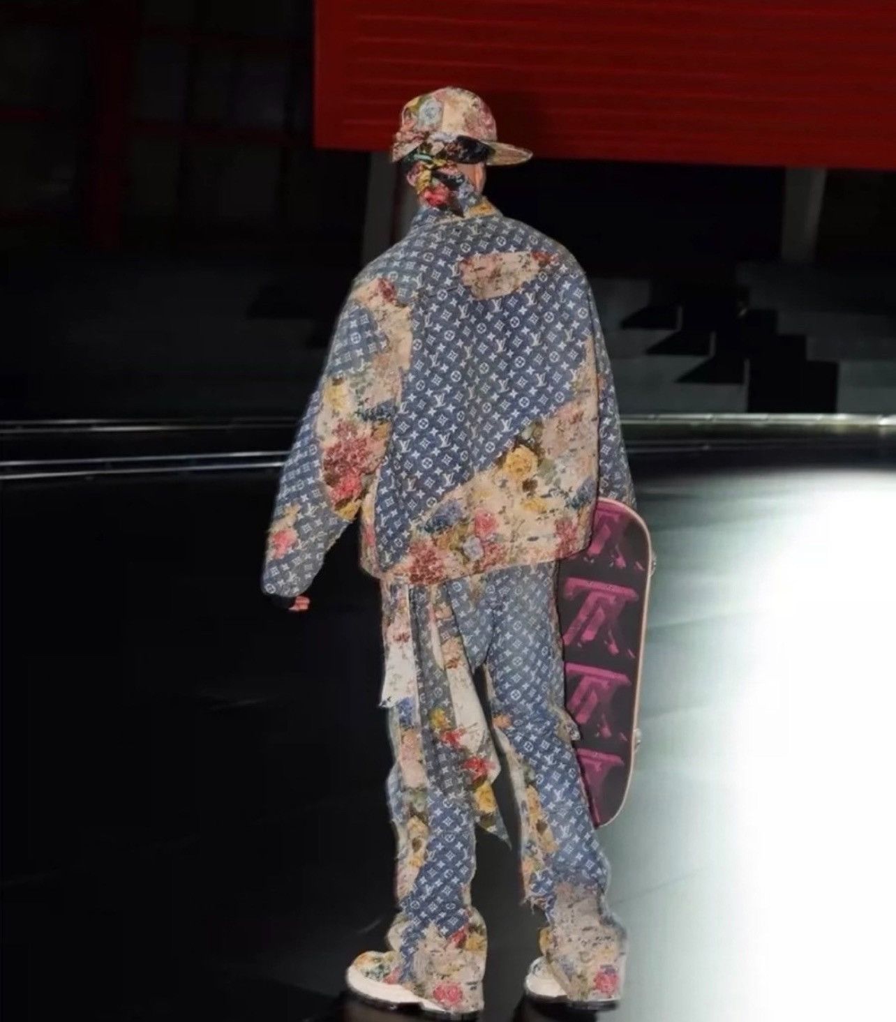 Louis Vuitton Louis Vuitton Destroyed Workwear Logo Floral Denim Jacket Size US L / EU 52-54 / 3 - 6 Thumbnail