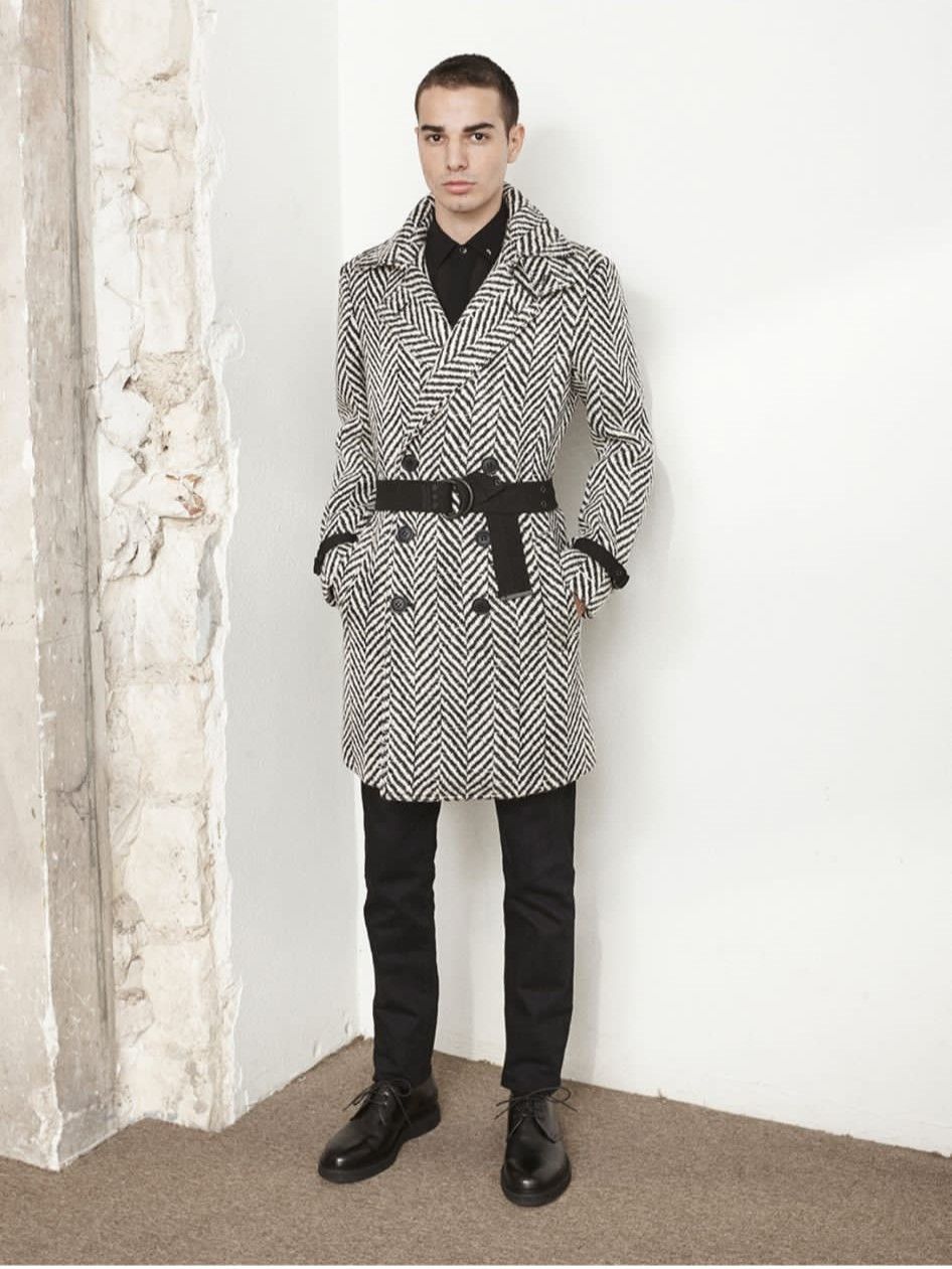 Saint Laurent Paris Black and White Herringbone Wool Belted Coat Size US XS / EU 42 / 0 - 5 Thumbnail