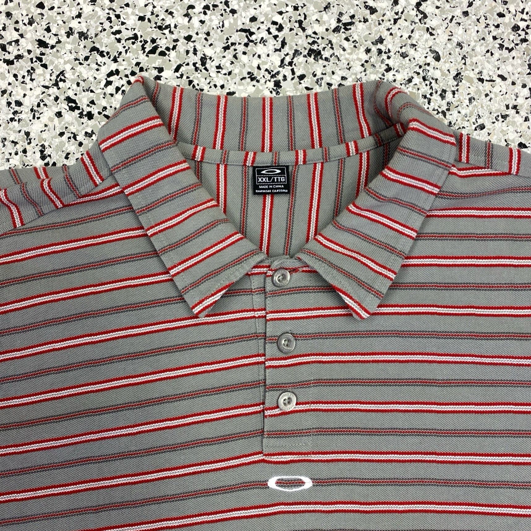 Oakley VINTAGE Oakley Polo Shirt Center Logo Y2K Drill 2XL Red Grey Mens Polo Shirt, Logo, 90s, All Seasons, Golf, Skateboarding, Walking Size US XXL / EU 58 / 5 - 2 Thumbnail