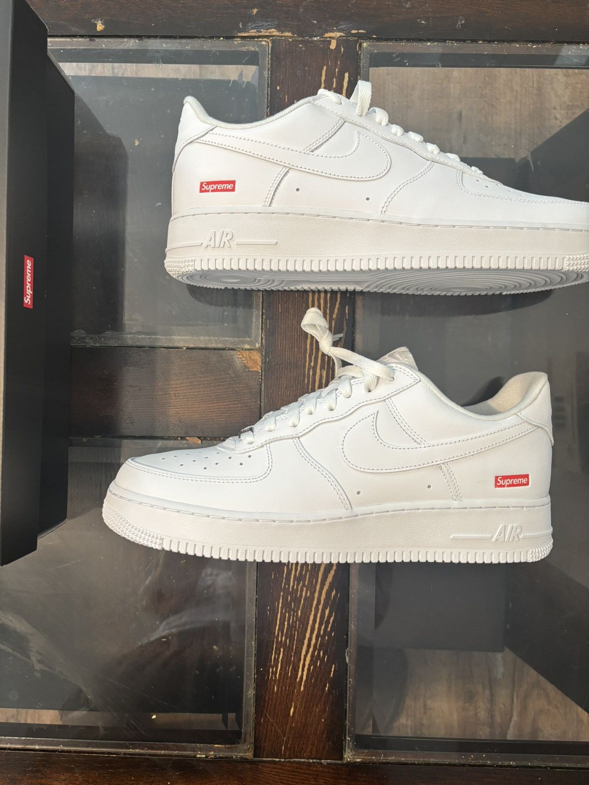 Nike Air Force 1 Supreme White Size US 11 / EU 44 - 2 Thumbnail