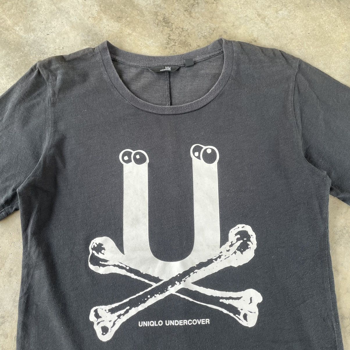 Japanese Brand × Jun Takahashi × Uniqlo 🔥🔥🇯🇵Uniqlo Undercover Jun Takashi Big Logo Bones Skull Tee Size US M / EU 48-50 / 2 - 2 Thumbnail