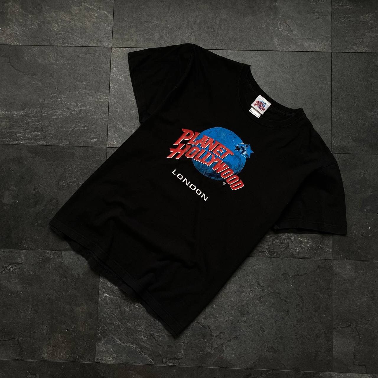 Planet Hollywood × Vintage Vintage planet Hollywood big logo tee Size US L / EU 52-54 / 3 - 1 Thumbnail