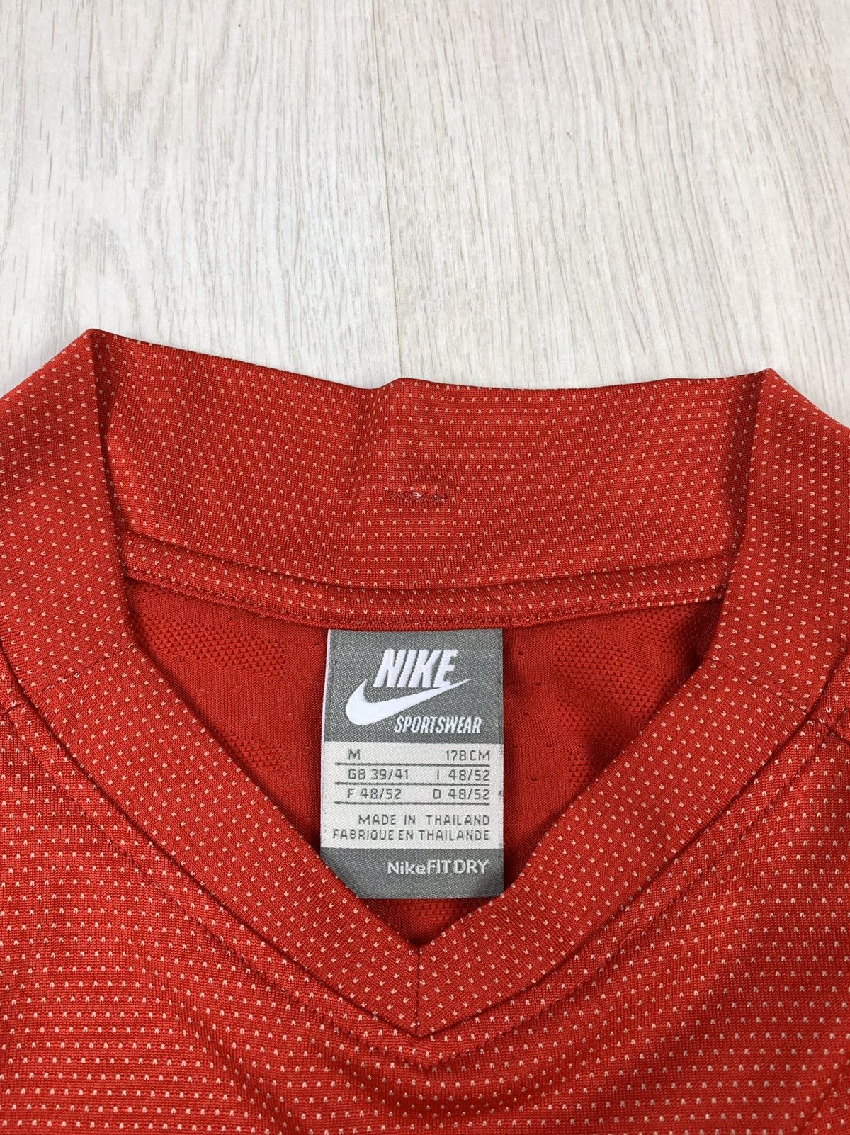 Vintage Nike Sportswear AIR Vintage T-Shirt Red Size M Size US M / EU 48-50 / 2 - 6 Thumbnail